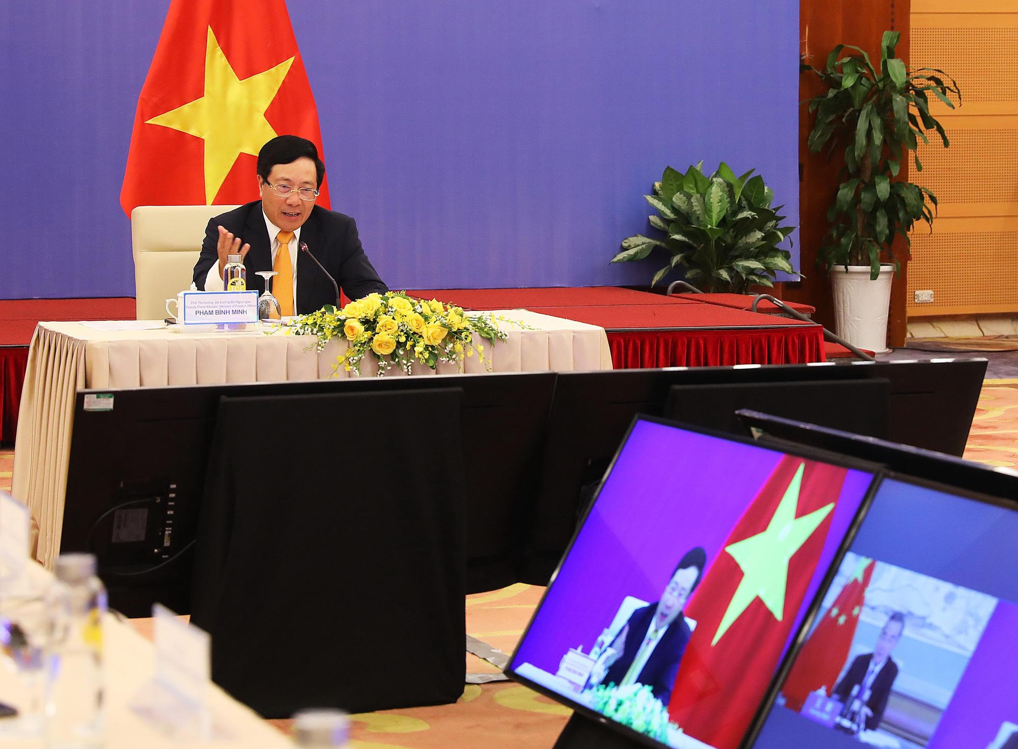 Việt - Trung đẩy mạnh hợp tác thương mại, thẳng thắng về tình hình biển Đông.